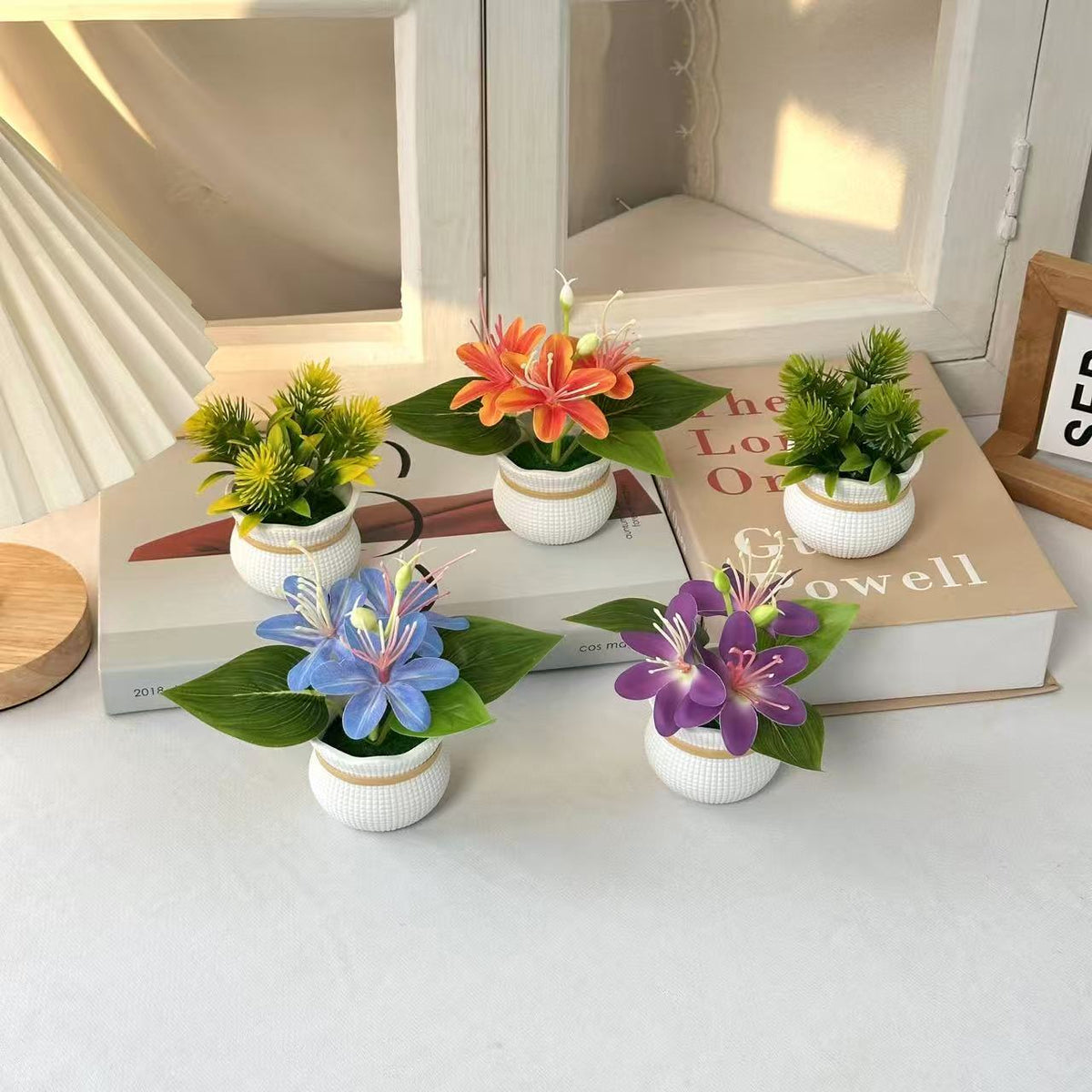 Lebendige künstliche Blumenarrangement