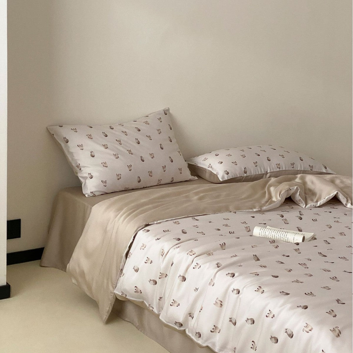 Luxuriöses Satin-Bettbezug-Set mit spitzenbesatz