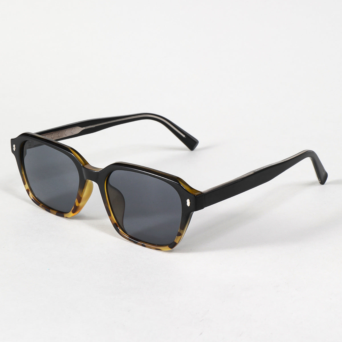 Damen rechteckige Sonnenbrille mit trendigem transparenten Rahmen Brehn