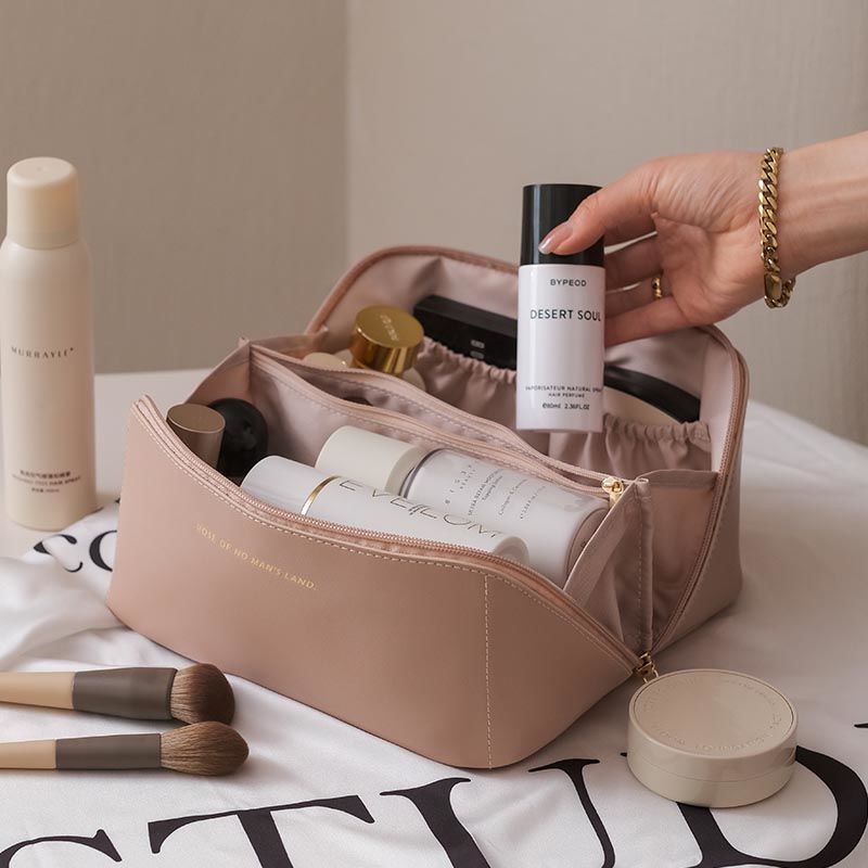 Kosmetiktasche mit Mehreren Fächern und Elegantem Design Brehn