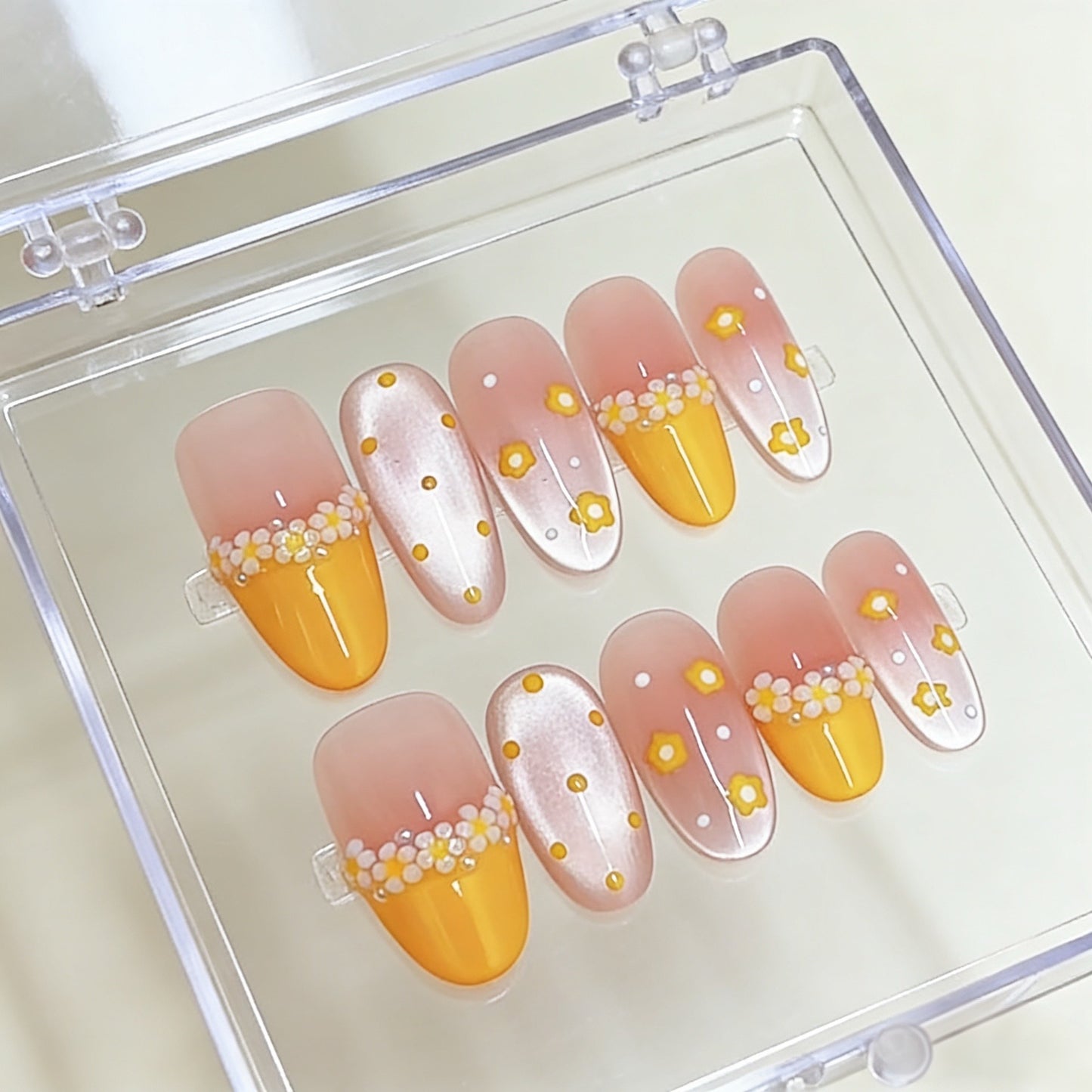 Künstlerisches blumenmusteriertes Press-On-Nagelset Brehn