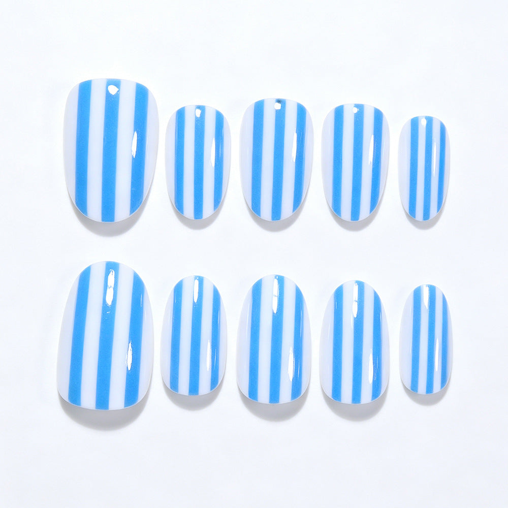 Stylische gestreifte Nagelkunst Tipps Brehn