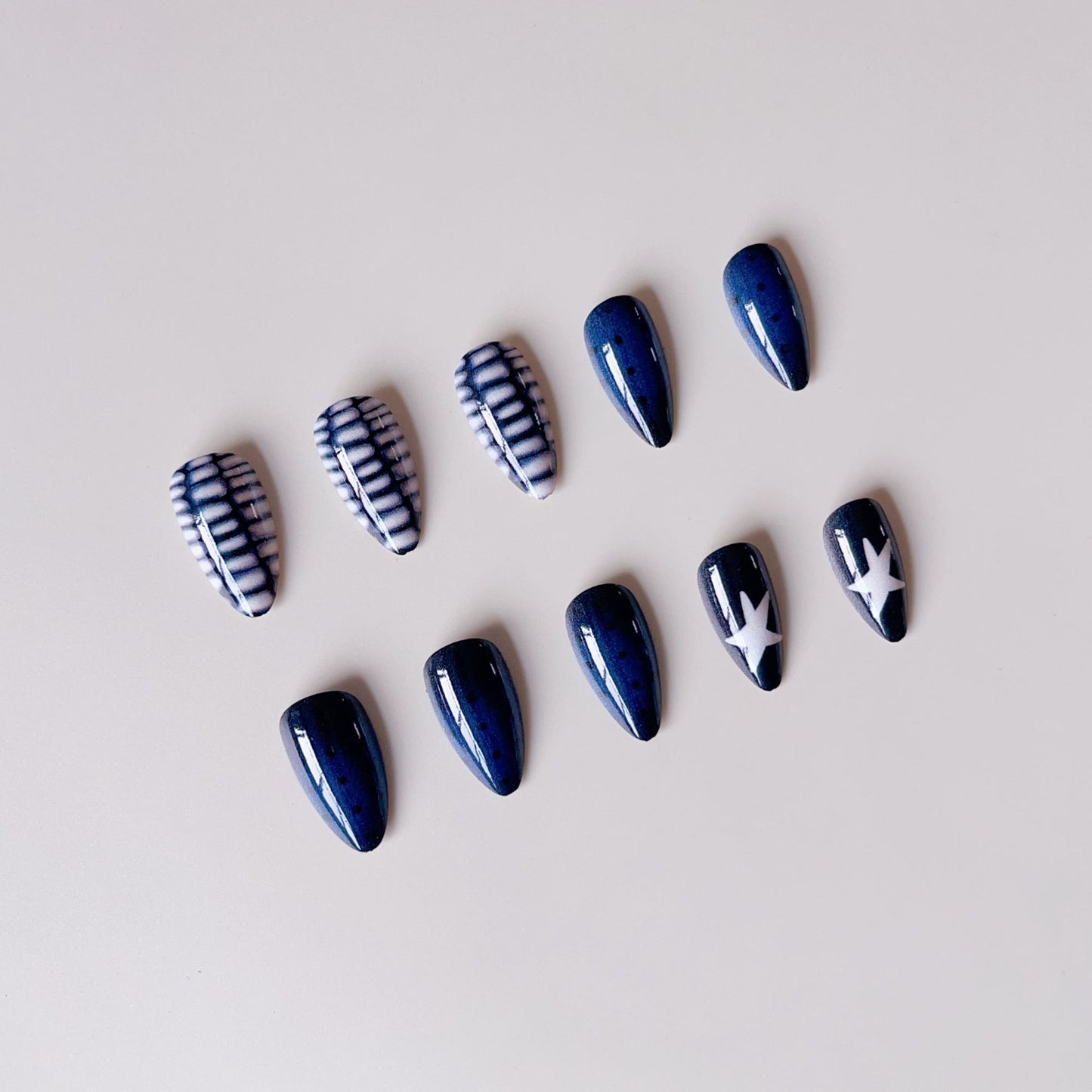 Kunstnagelset mit modischem Sternen-Design Brehn