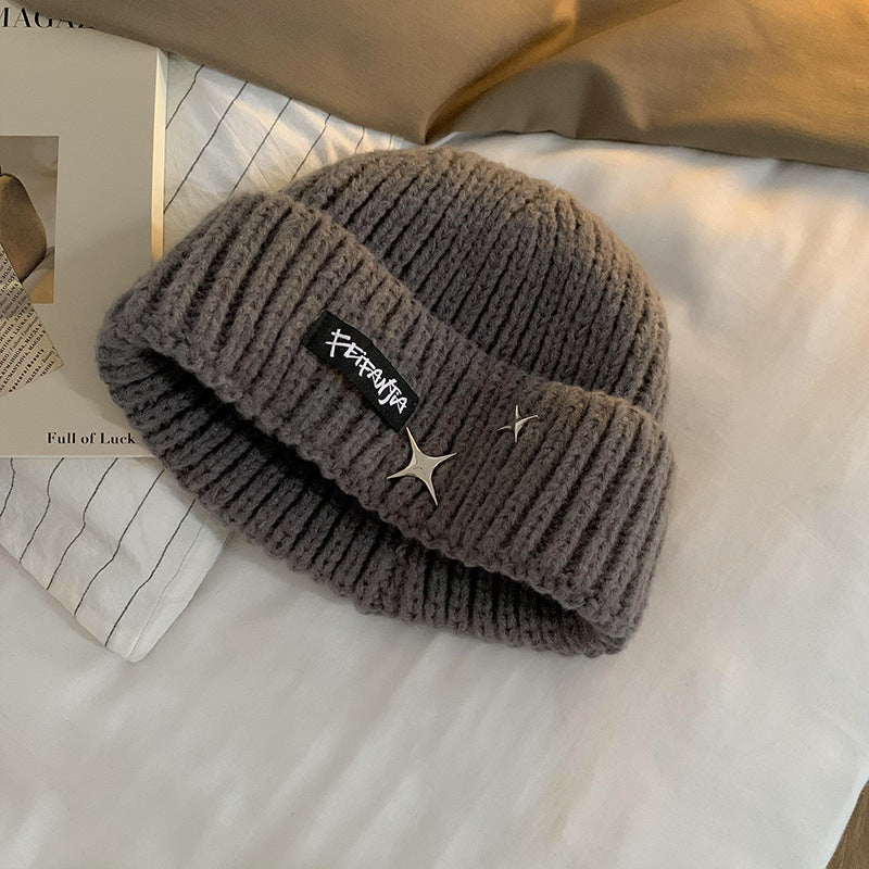 Stylische gerippte Strickmütze