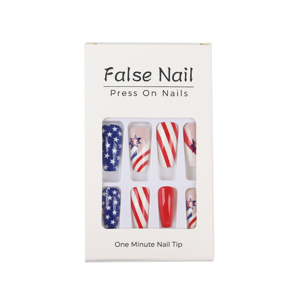 Kunstvolle Nagelspitzen im patriotischen Design Brehn
