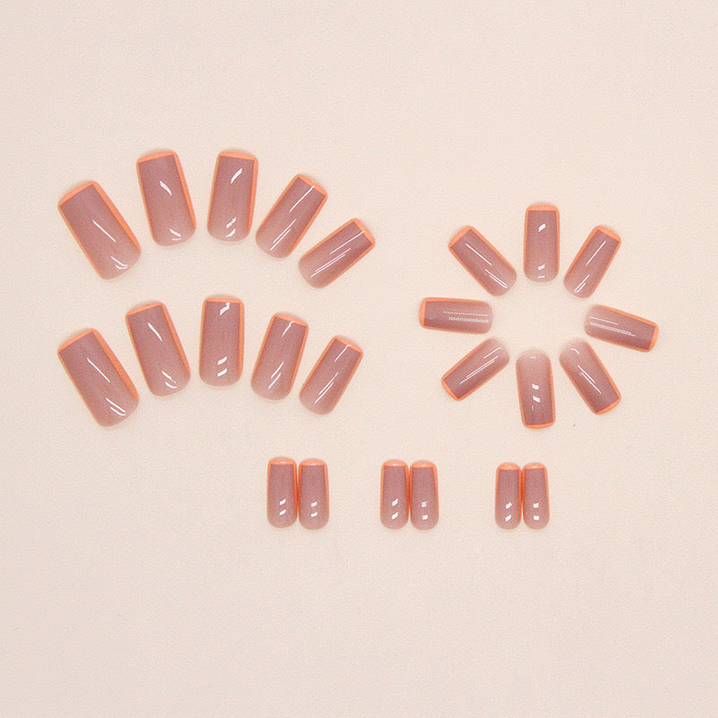 Künstliche Nagelspitzen mit glamourösem Design und Neonakzenten Brehn
