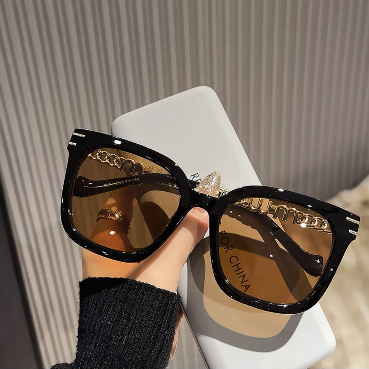 Damen Designer-Sonnenbrille mit elegantem Metallrahmen und verspiegelten Gläsern Brehn