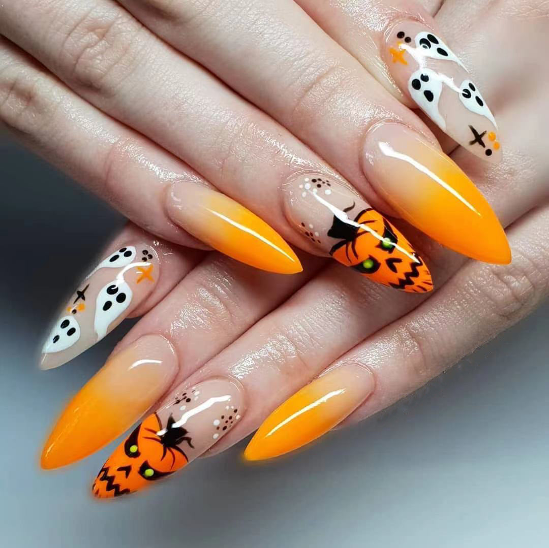 Kunstvolle Nagelkunst im Halloween-Design Brehn