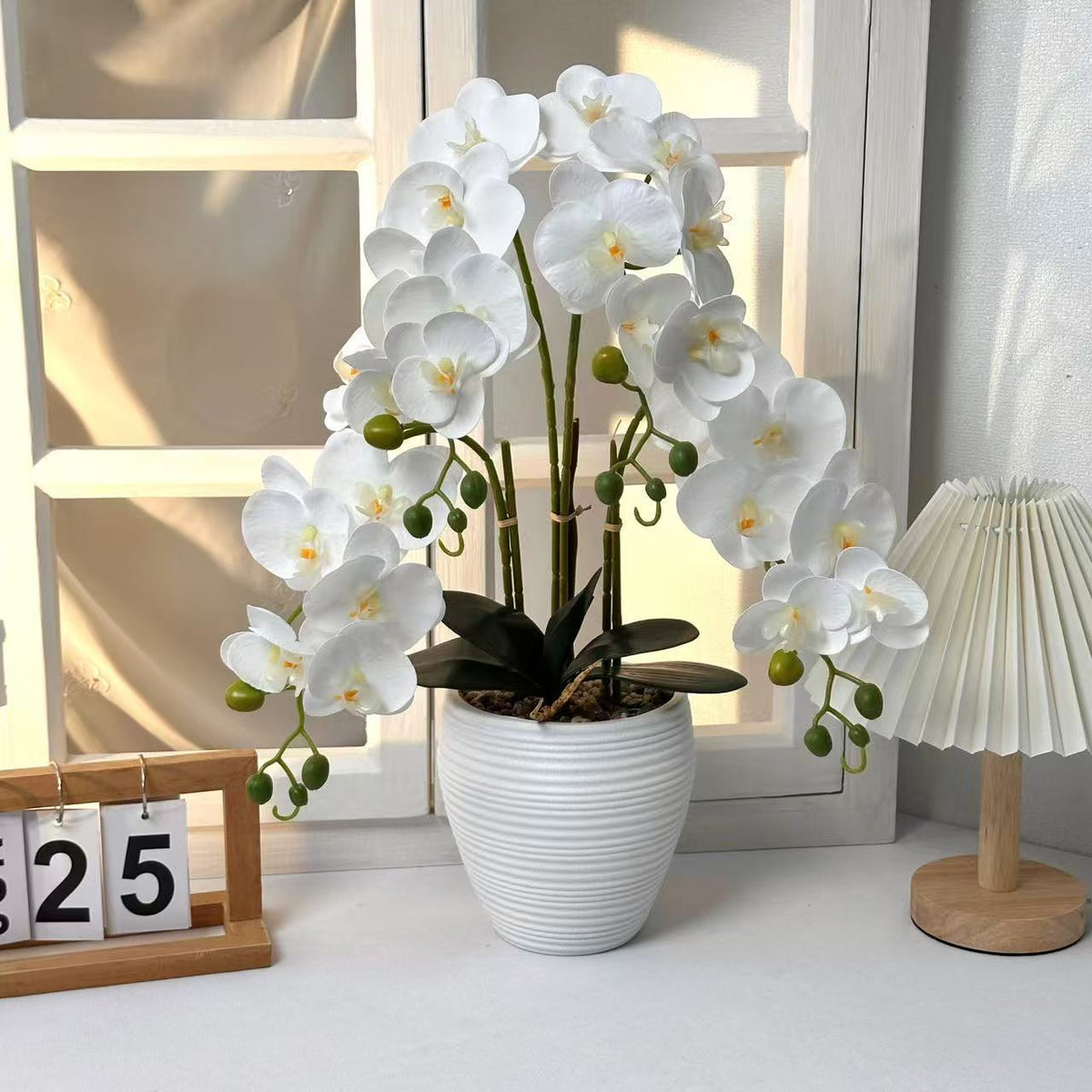 Dekorative künstliche Orchideenarrangement für die Innenraumdekoration
