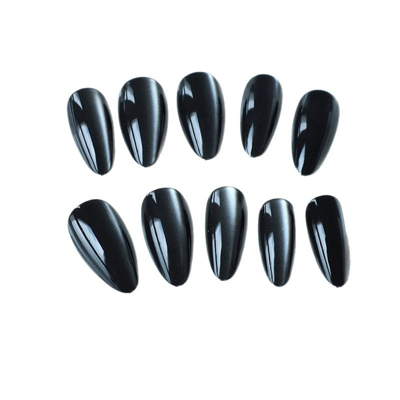 Glänzende Stiletto-Nagelerweiterungen Brehn