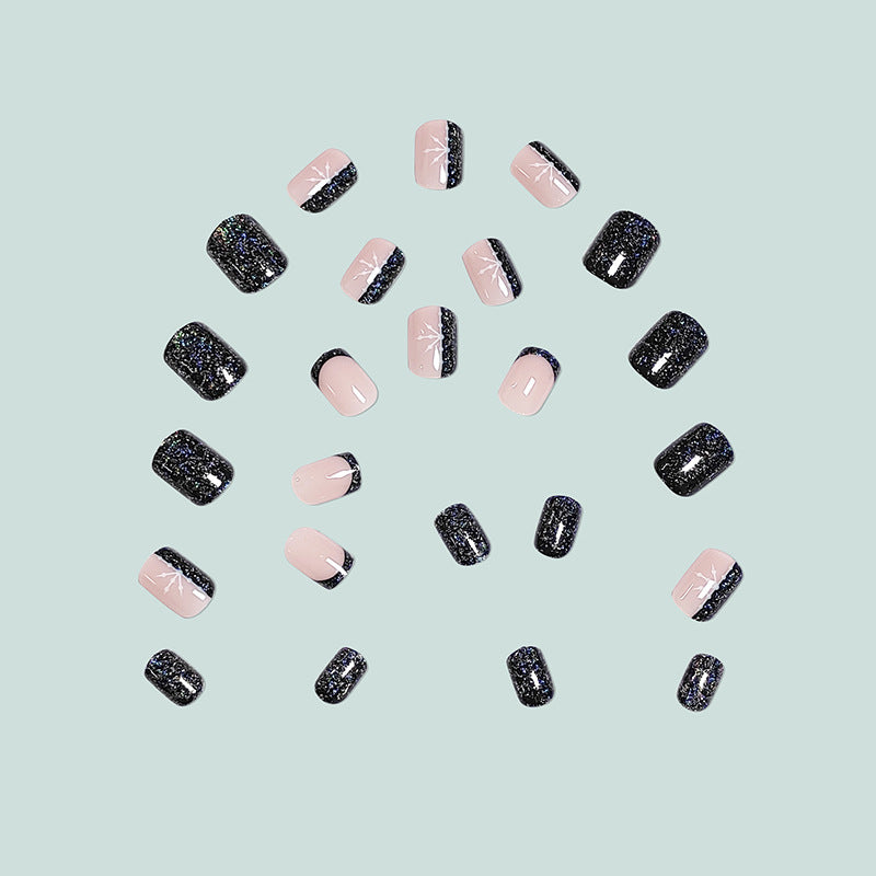 Glamouröse Nagelkunst mit festlichen Akzenten Brehn