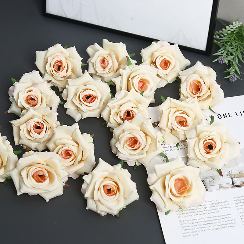 Dekorative Blumen für Tischdekoration Zuhause