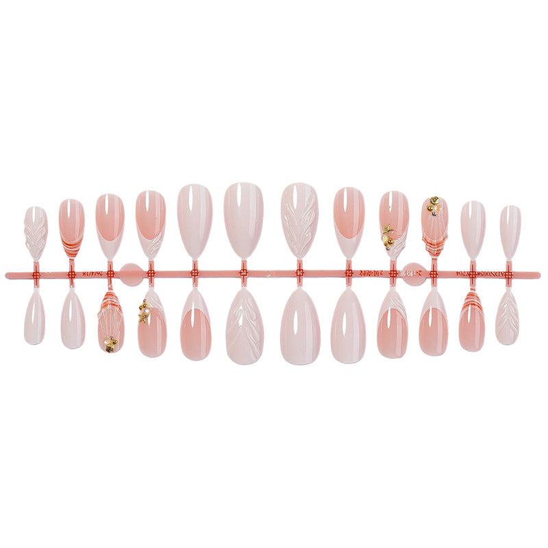 Elegante dekorative Press-On Nails Kollektion Brehn