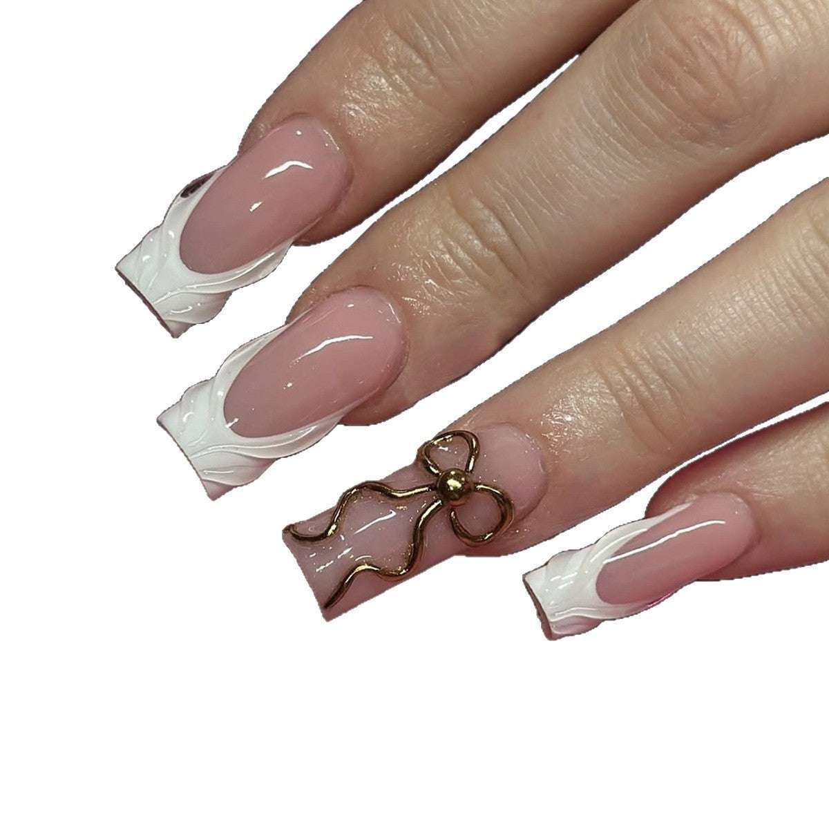 Kunstnagelset mit luxuriösen goldenen Akzenten und elegantem Design Brehn