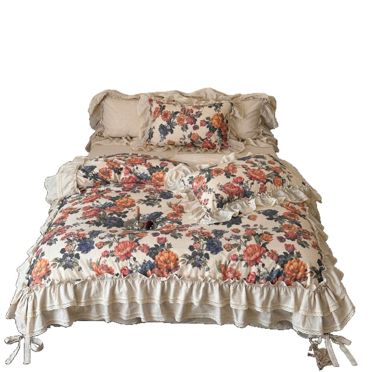 Bettwäschegarnitur im Baumwoll‑Leinen Shabby‑Chic mit Volantbettrock, Häkelspitze und großflächigem Blumenprint