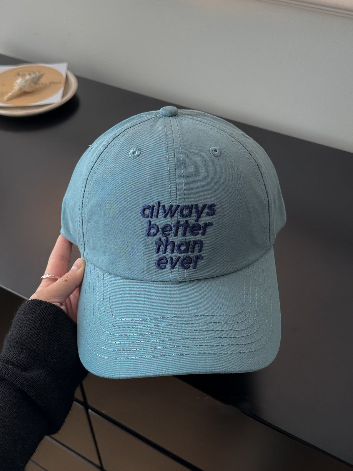 Bestickte Statement-Mütze