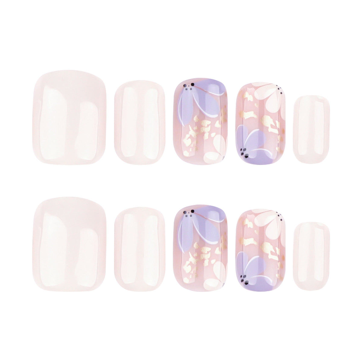 Kunstvolle Nagelgestaltung mit floralen Details Brehn