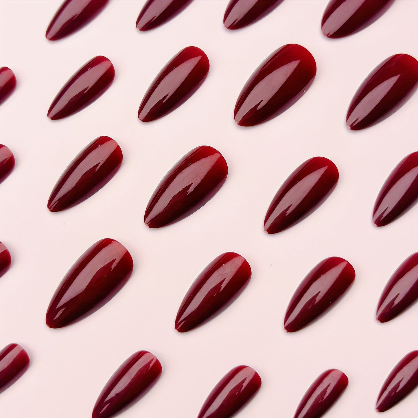 Kunstnägel mit Glänzendem Stiletto-Design Brehn