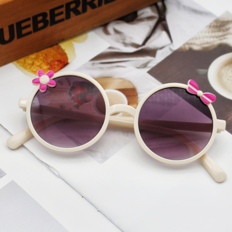 Damen Sonnenbrille mit verspielten Blumenakzenten Brehn