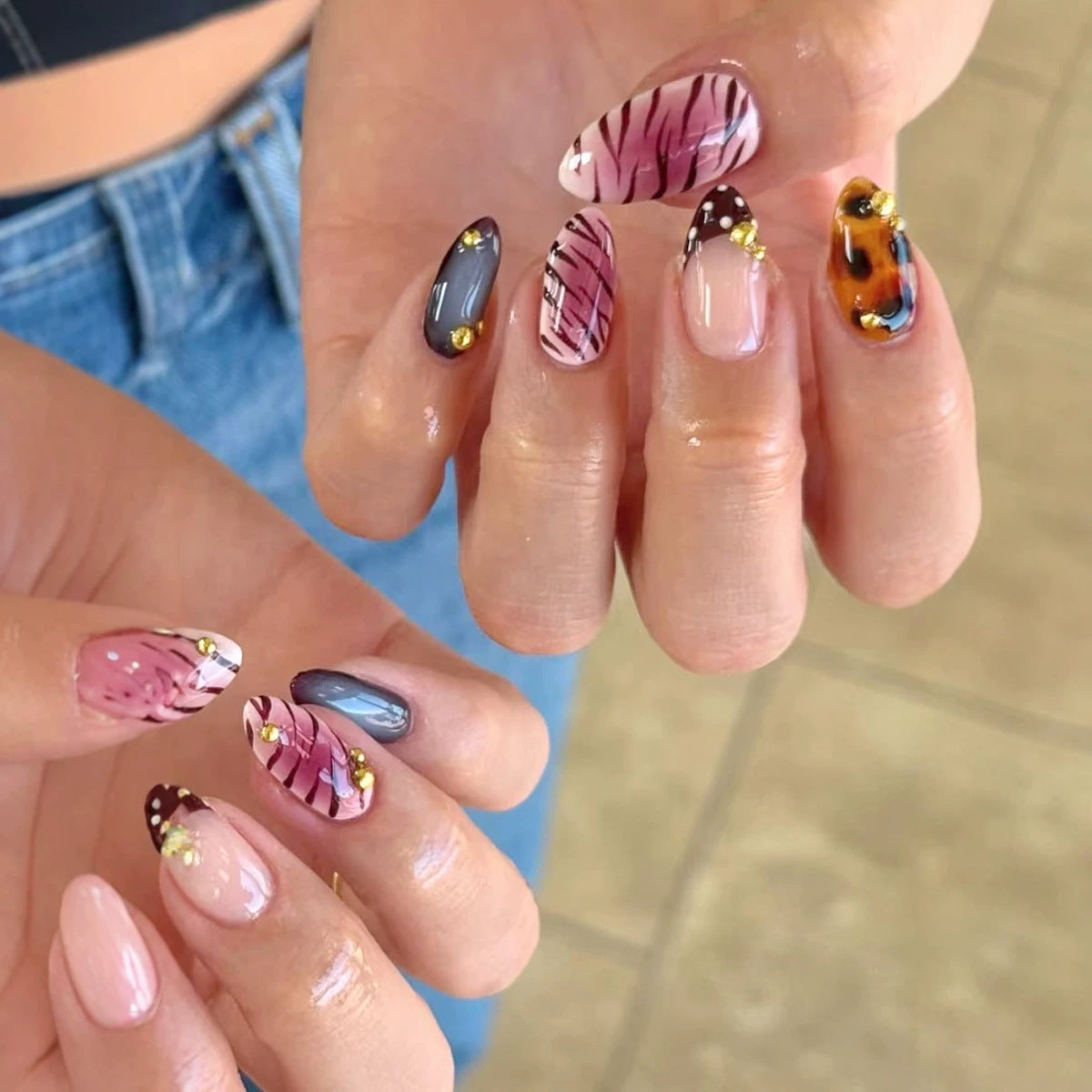 Künstlerisches Press-On-Nagelset mit einzigartigen Mustern und Verzierungen Brehn