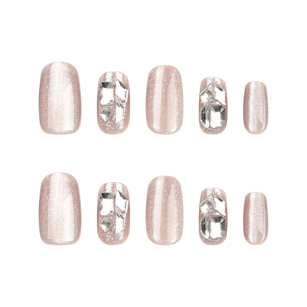 Kunstvolle Nagelverlängerungen mit Glamourösem Glitzer-Design Brehn