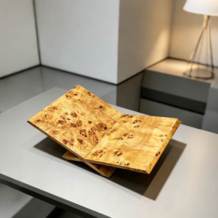 Stilvoller Holztisch