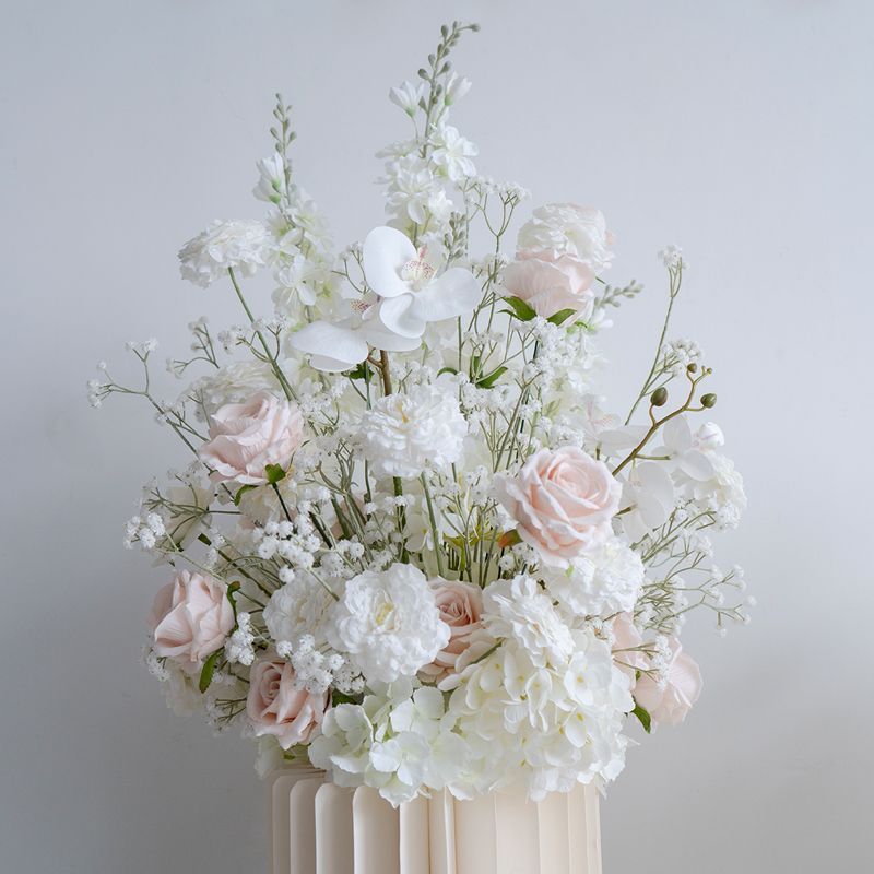 Elegante Blumenarrangement