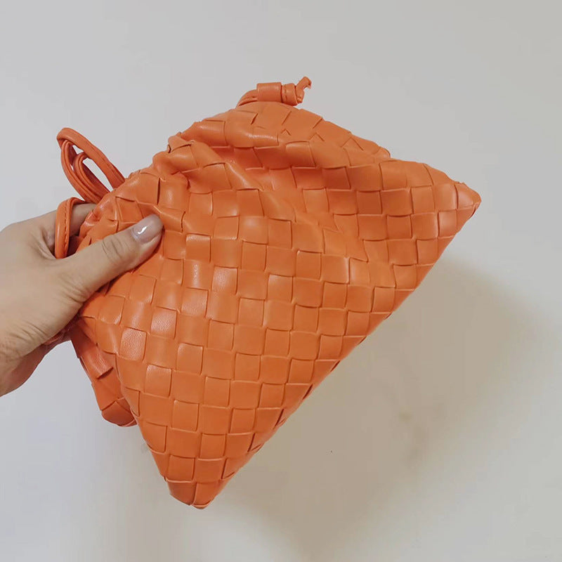 Texturierte Gewebte Handheld Clutch Brehn