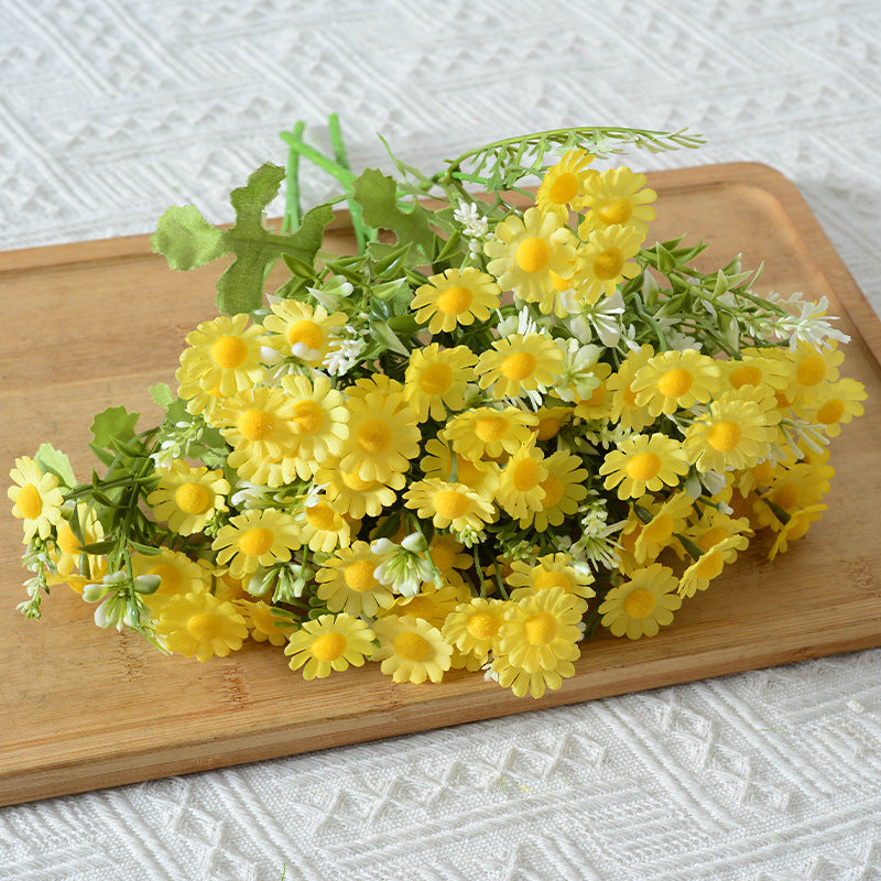 Realistischer Miniatur Blumenstrauß