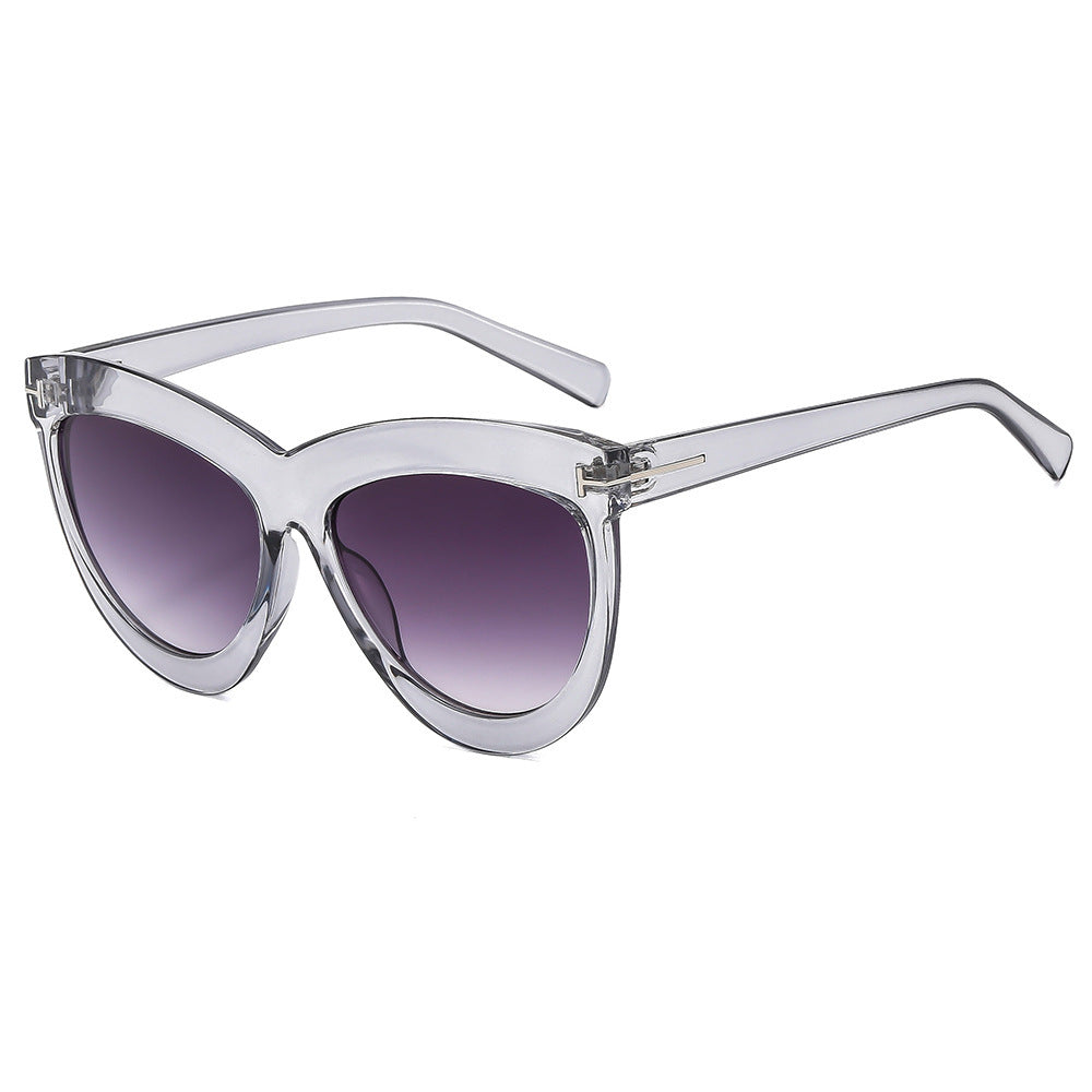 Stilvolle Katzenaugen-Sonnenbrille mit schlanken Metallakzenten Brehn