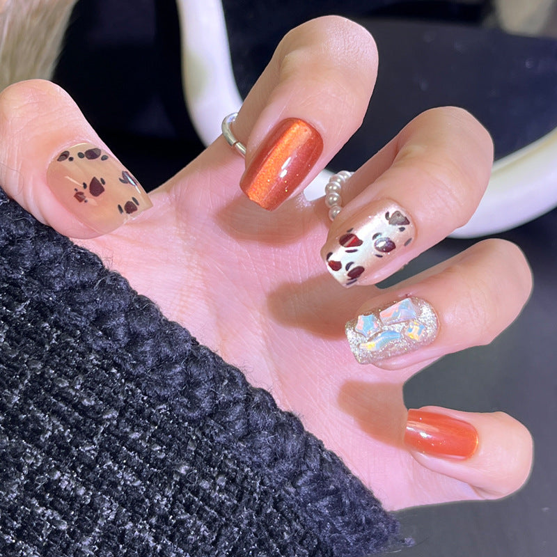 Künstlerisches Press-On-Nagelset mit stilvollen Tierprint-Designs Brehn