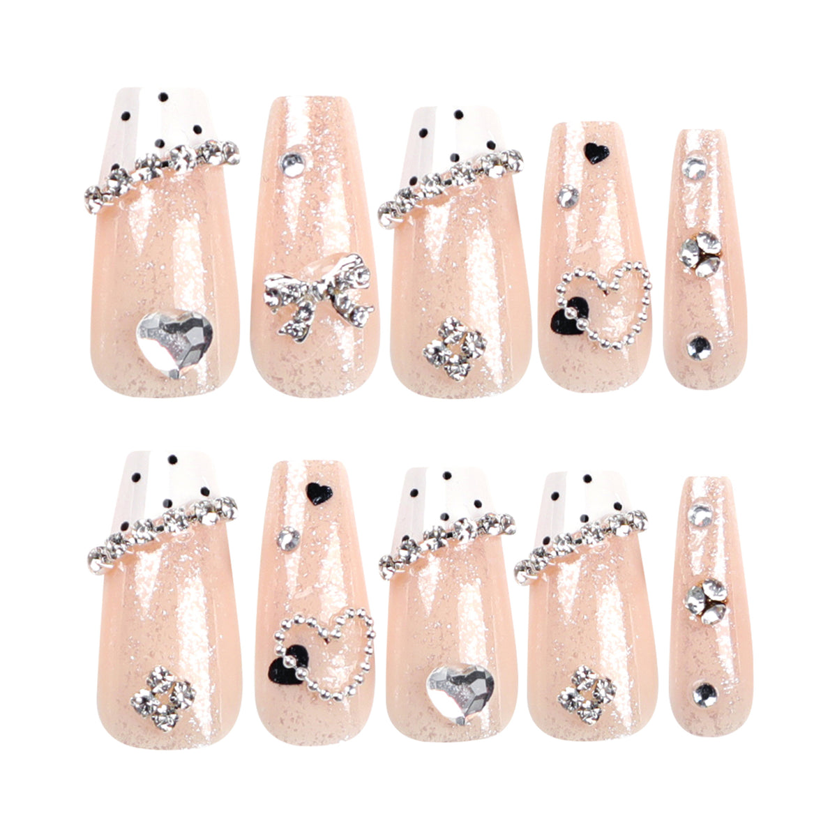 Kunstvolle Nagelverlängerungen mit eleganten Strass- und Herzdesigns Brehn