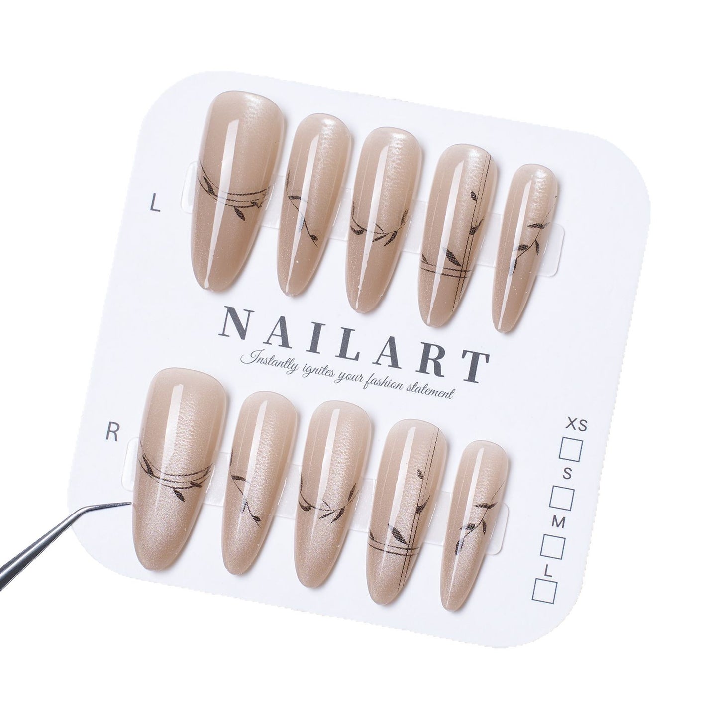 Stylisches Floral-Nagelset Brehn