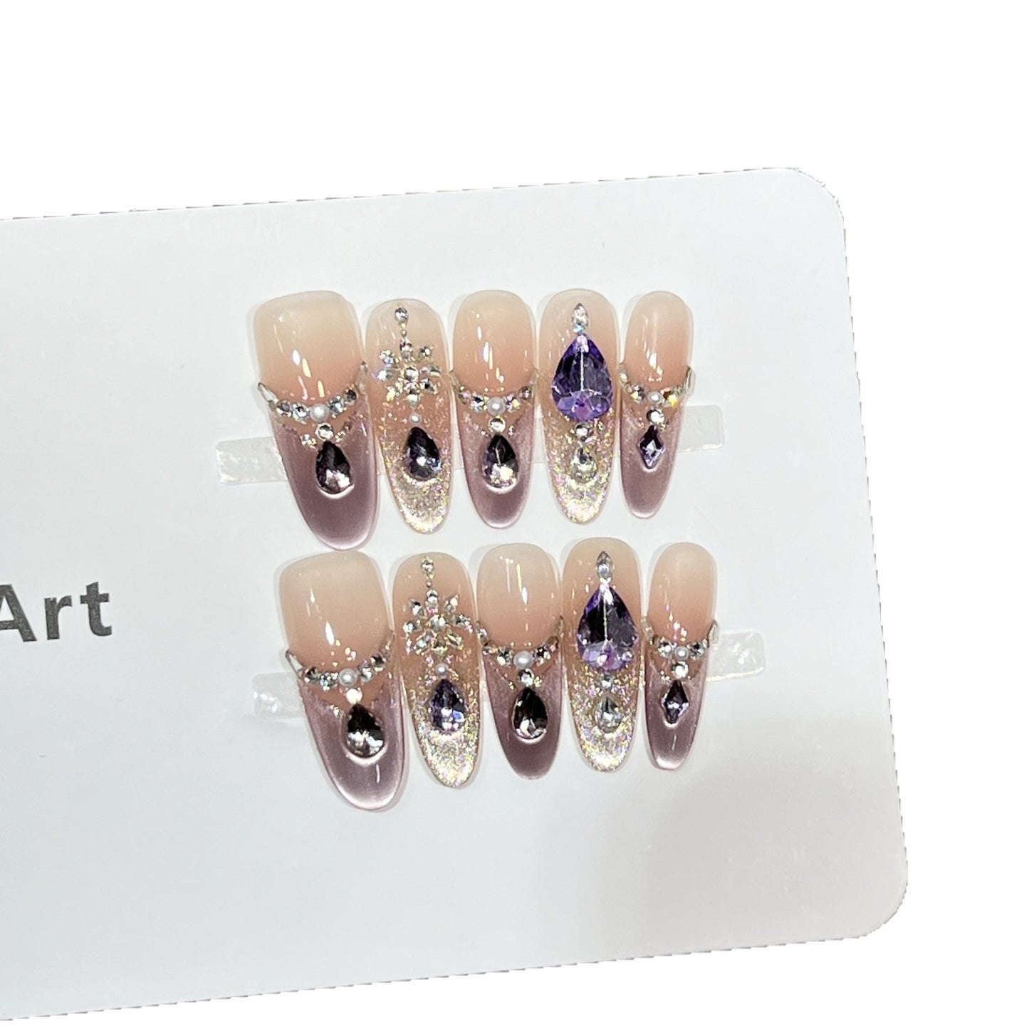 Glamouröse Stiletto-Nagelkunst mit Strass Brehn