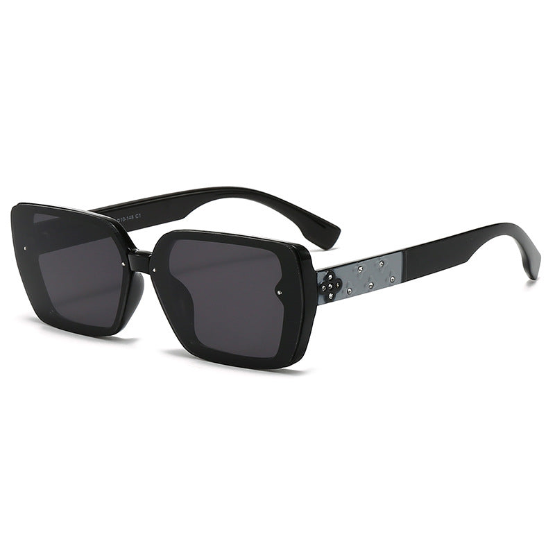 Damen Sonnenbrille mit extravaganten Schmuckdetails Brehn