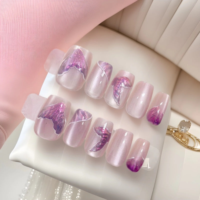 Künstlerische Press-On-Nageldesigns Brehn