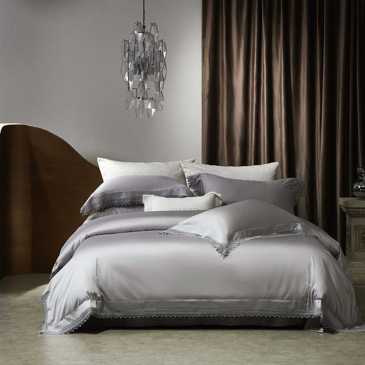 Luxuriöses Satin-Bettwäsche-Set mit Spitzenbesatz