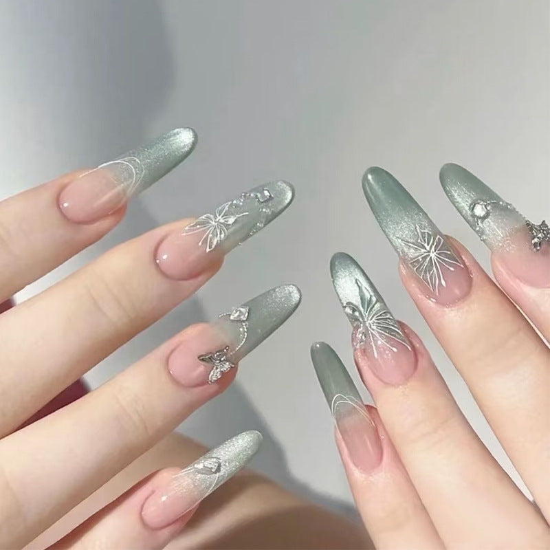 Elegante Stiletto-Klebeblätter mit kunstvollen floralem und edelsteinartigen Akzenten Brehn