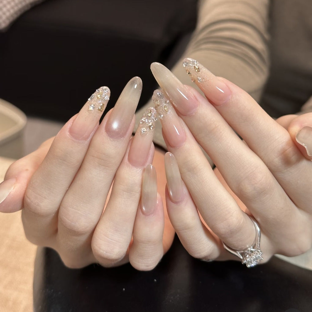 Elegante Stiletto-Nagelerweiterungen