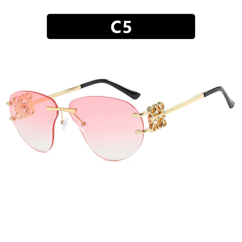 Damen modische Sonnenbrille im eleganten Aviator-Stil mit Kunststeindetails Brehn