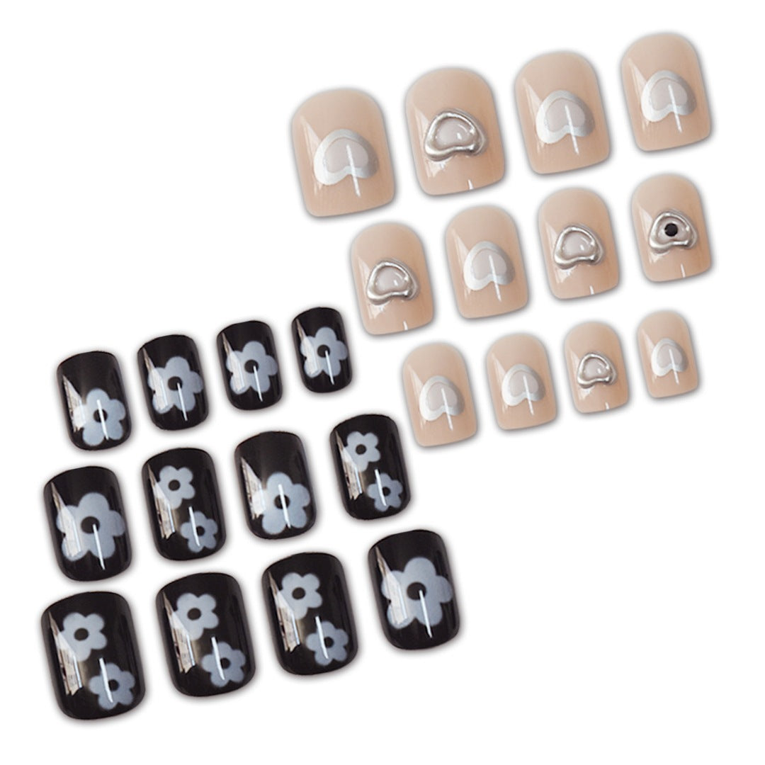 Künstlerische Herz-inspirierte Nagelkunstverlängerungen Brehn