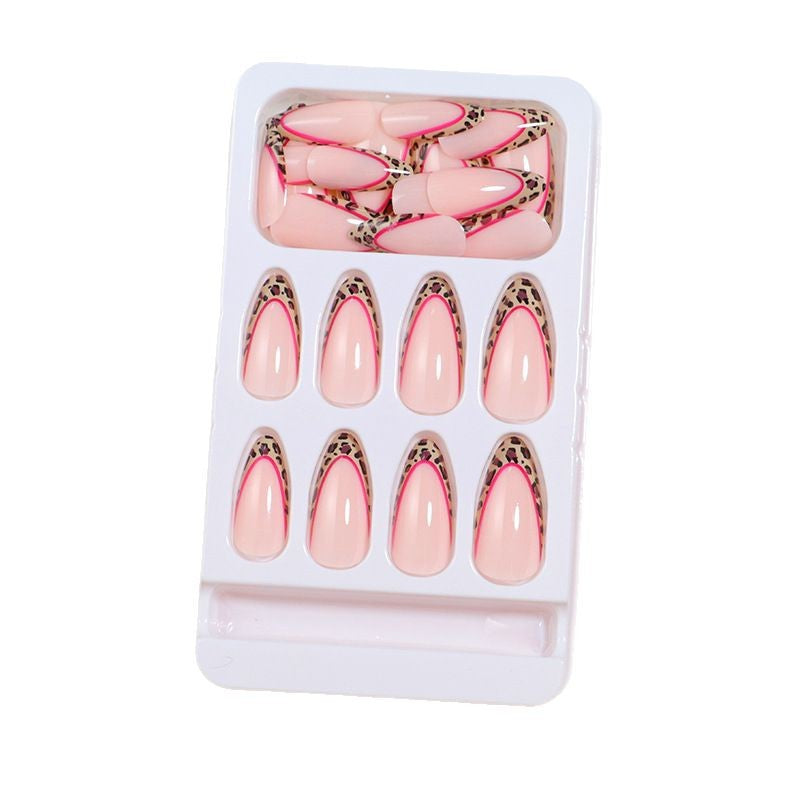 Künstlerisches Stiletto Press-On-Nagelset mit Leopardenprint-Akzenten Brehn