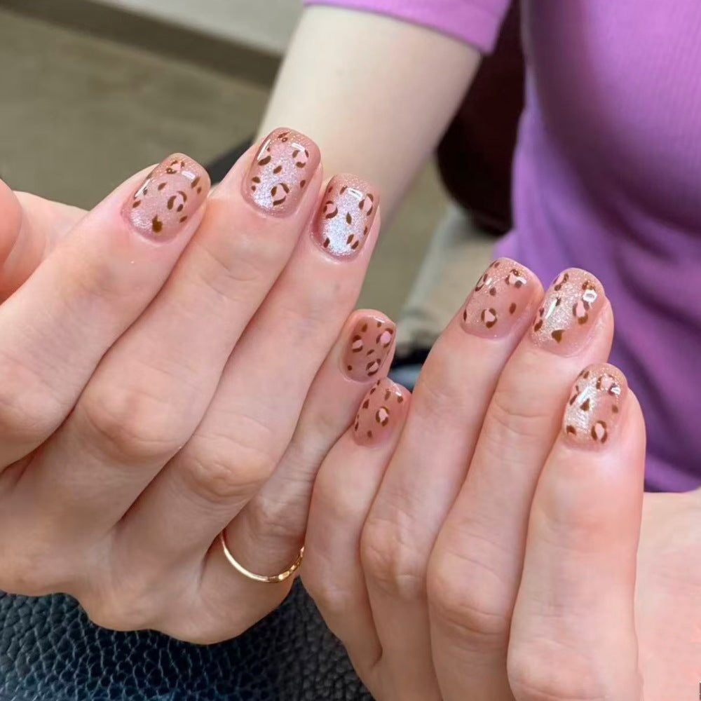 Künstlerisches Press-On-Nagelset mit Leopardenmuster-Design Brehn