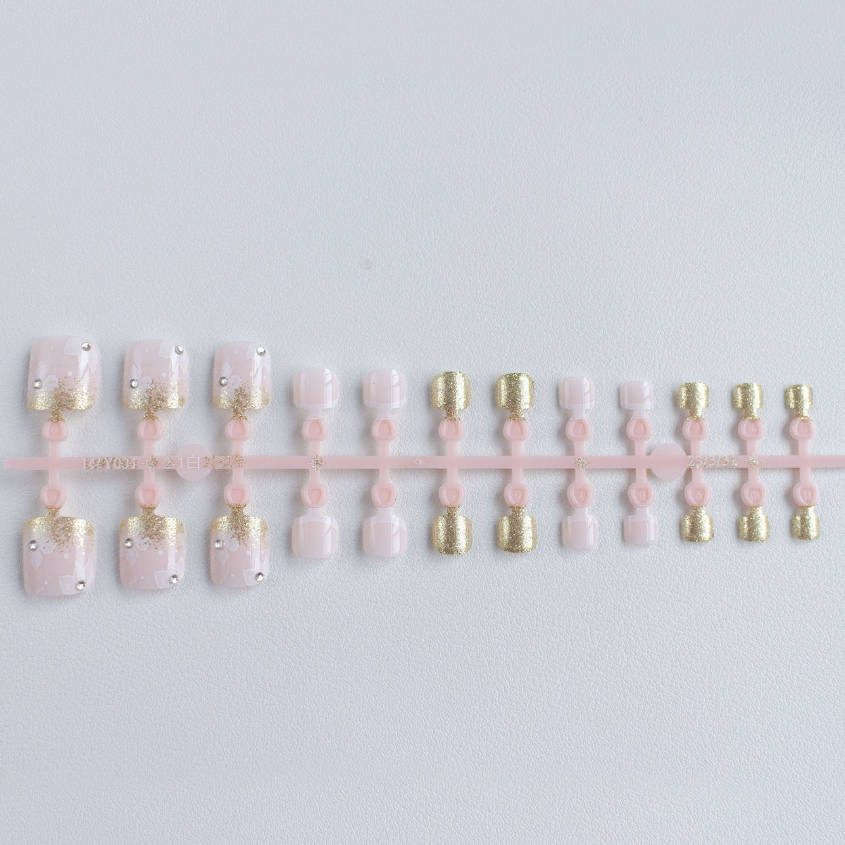 Elegante Blumengel-Nagelkunst