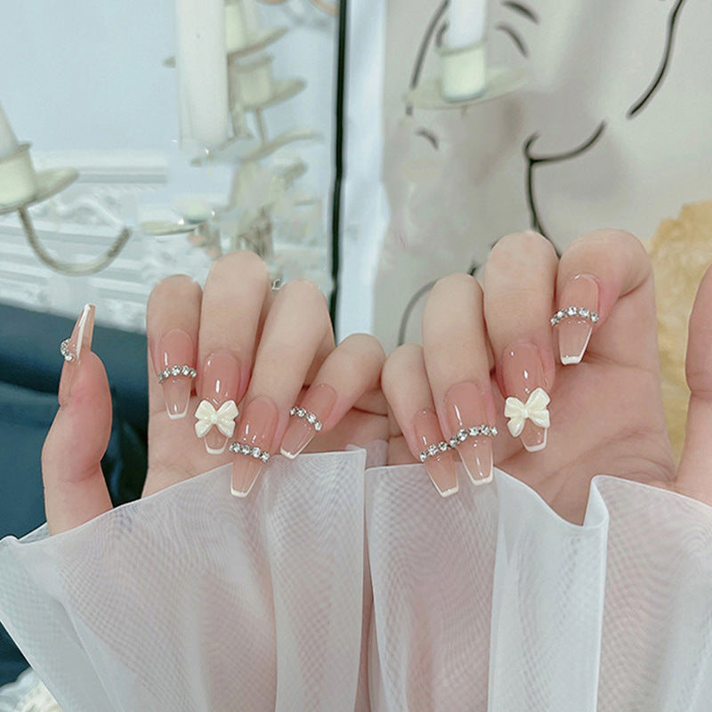Dekorative Strass-Nagelkunst-Verlängerungen