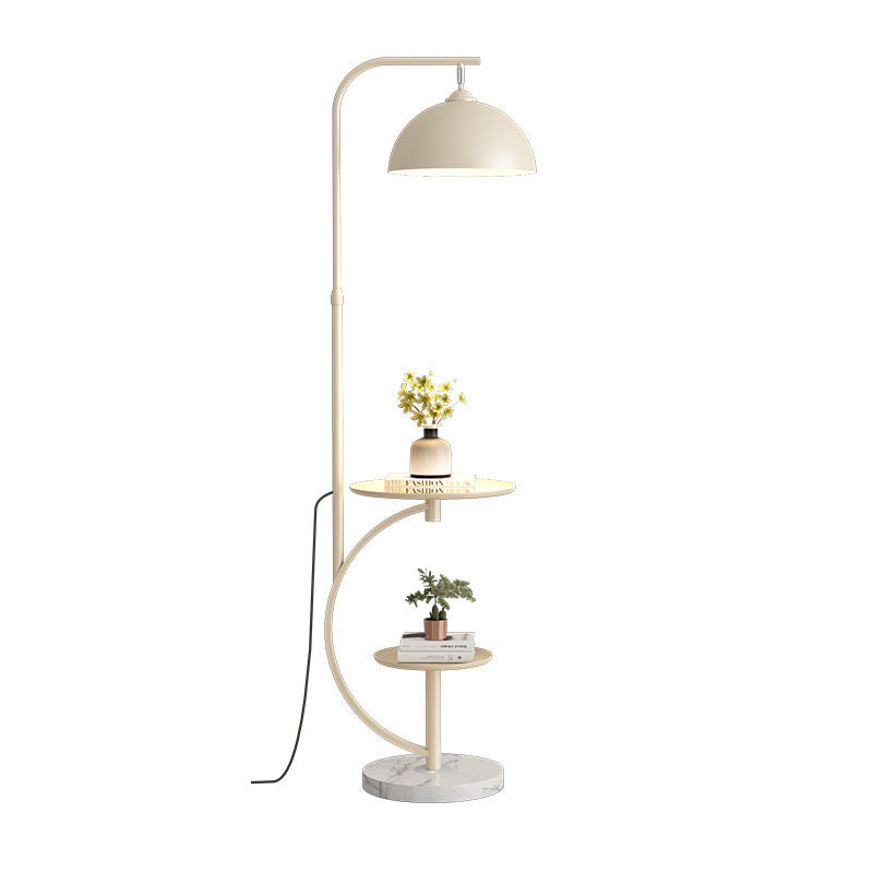Höhenverstellbare Stehlampe mit Beistelltisch
