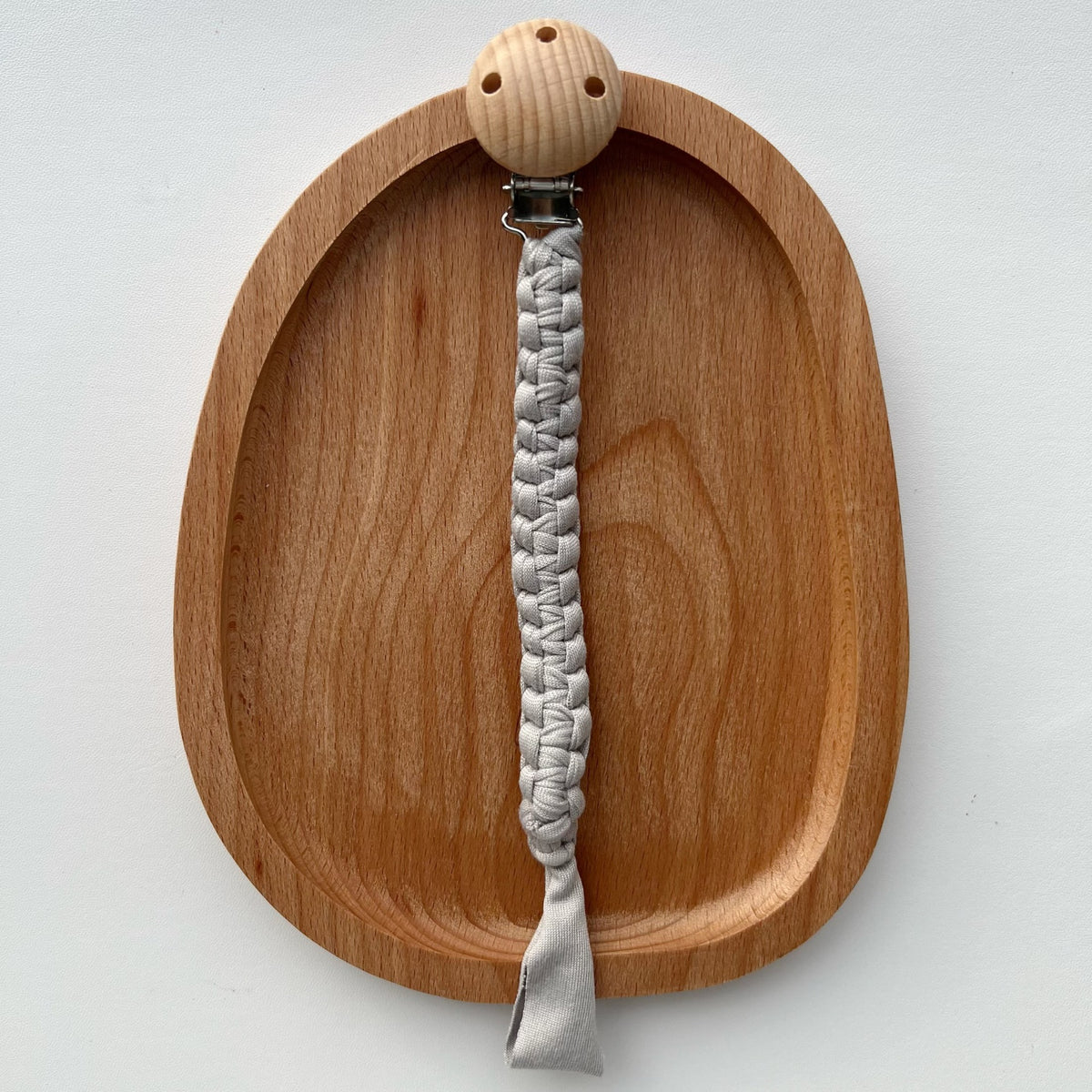 Geflochtener Baumwoll-Schnullerclip mit Holz-Sicherheitsclip