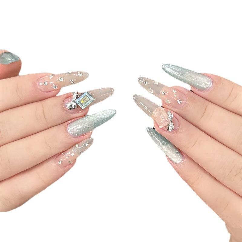 Glitzernde Acryl-Nagelerweiterungen