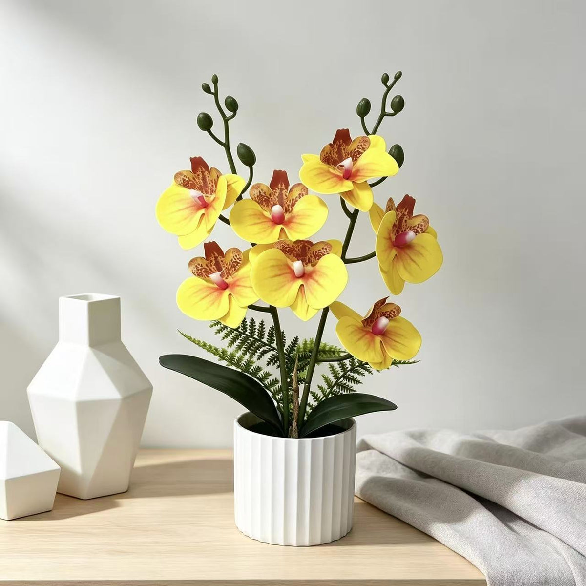 Realistische Orchideenpflanzenanordnung
