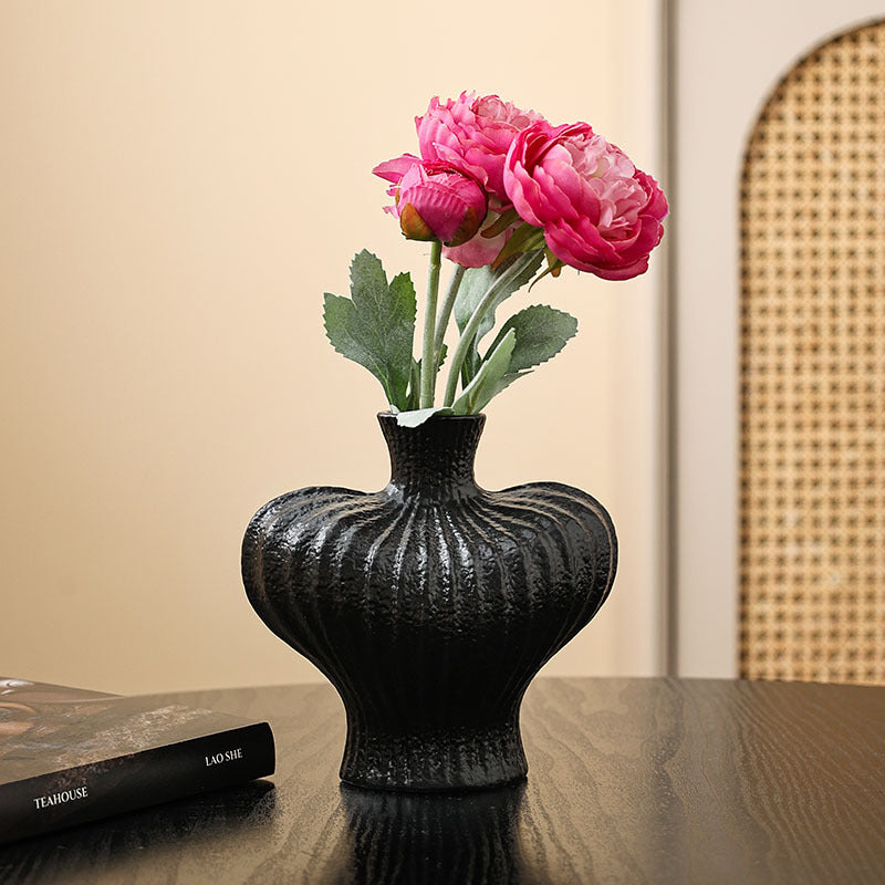 Stylische Keramikvase für das Zuhause